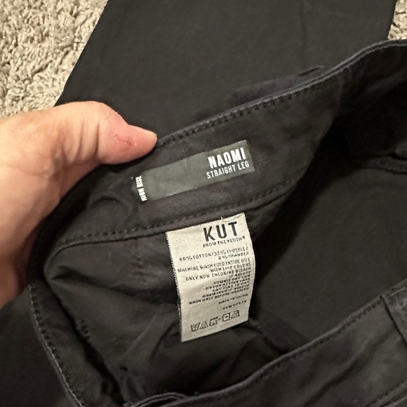 Kut from the Kloth Black Naomi Straight Leg Jeans - Picture 4 of 5